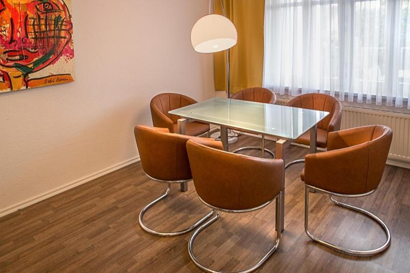 H& Apartments im Herzen der Stadt in der Lange Strasse geräumig ruhig mit Küche und Esstisch Greifswald Exterior foto