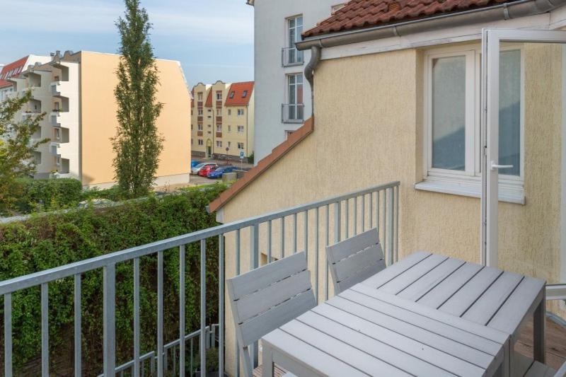 H& Apartments im Herzen der Stadt in der Lange Strasse geräumig ruhig mit Küche und Esstisch Greifswald Exterior foto